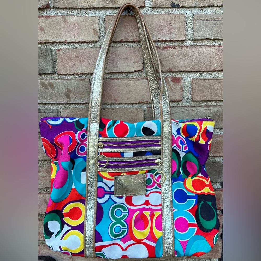 Coach Poppy Signature Shoulder Bag